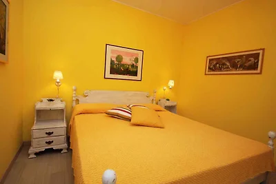 Villa mit Garten und Pool