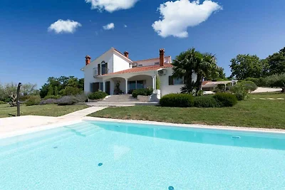 Villa mit Terrasse, Klima und Pool