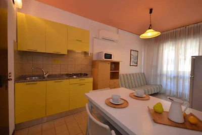 Ferienwohnung mit Klimaanlage und Balkon