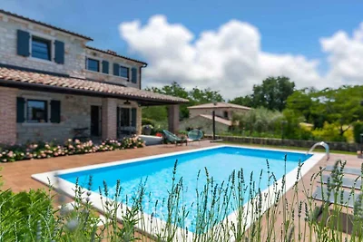 Villa mit Klimaanlage und Pool