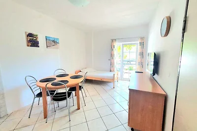 Ferienwohnung with terrace and Internet