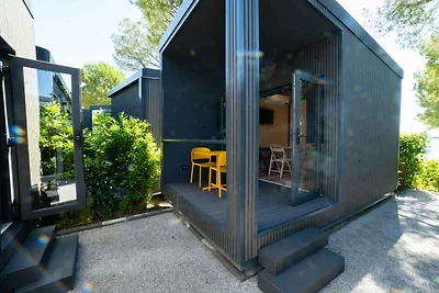 Mobilehome mit Klimaanlage und Holzveranda