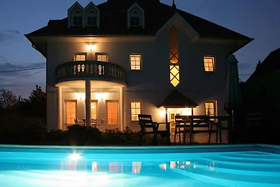 Ferienhaus mit Pool und Internet 400m zum