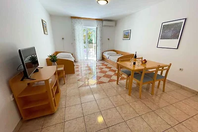 Studio mit Balkon und Pool