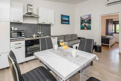 Ferienwohnung mit Balkon und Grill