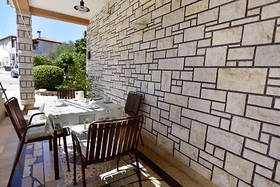 Ferienwohnung mit Garten in der Nähe des