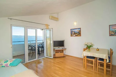 Apartment mit einem Schlafzimmer, Balkon und 