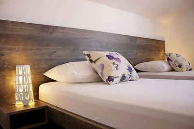 Ferienwohnung mit Klimaanlage und Aussenpool