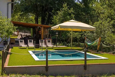 Ferienhaus an ruhiger Lage mit Pool