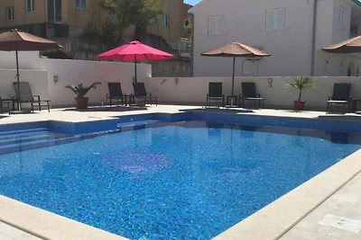 Appartamento Vacanza con famiglia Okrug Gornji