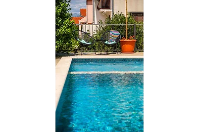 Ferienhaus mit Pool und Klimaanlage