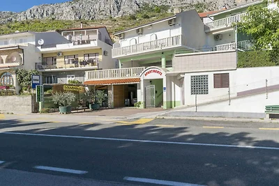 Ferienwohnung mit Balkon und Pool