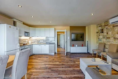 Ferienwohnung mit Balkon und Klimaanlage