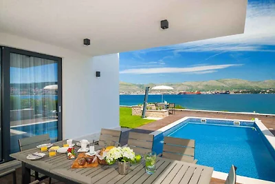 FerienHaus Schöne Luxusvilla mit Blick auf da