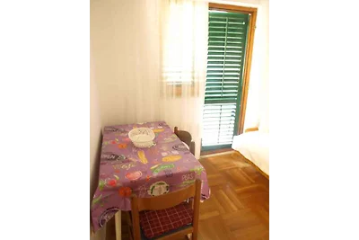 Studio mit Balkon und Klimaanlage