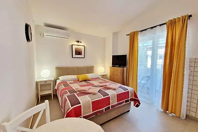 Studio mit Klimaanlage, Grill und Balkon