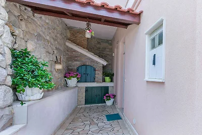 Ferienwohnung mit Terrasse und Grill