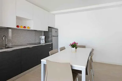 Ferienwohnung mit Klimaanlage und Balkon mit