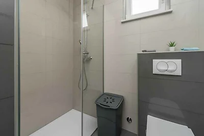 Ferienwohnung mit Klimaanlage und Balkon