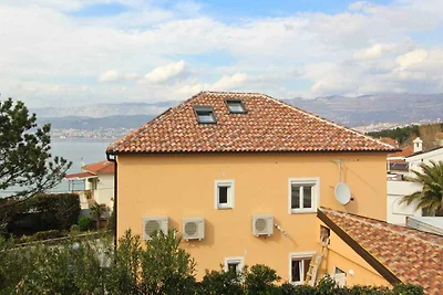 Ivo P. mit Meerblick in Šilo auf der Insel Kr