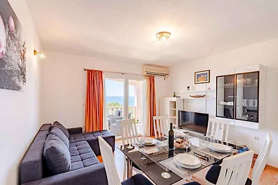 Ferienwohnung mit einen Balkon und Meerblick