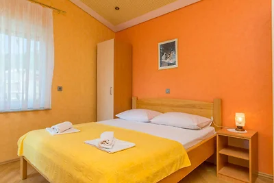 Charmantes Studio Tonko in Duće mit Gartenbli