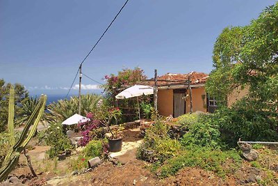 Finca mit Gartengrundstück und Meerblick