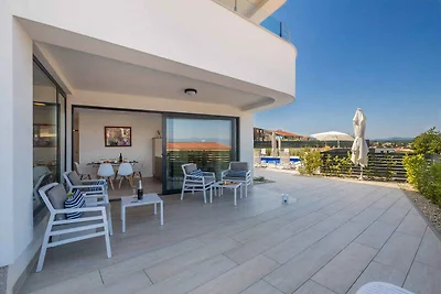 Ferienwohnung mit Pool für 6 Personen