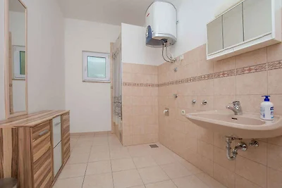 Ferienwohnung mit Terrasse und Grill