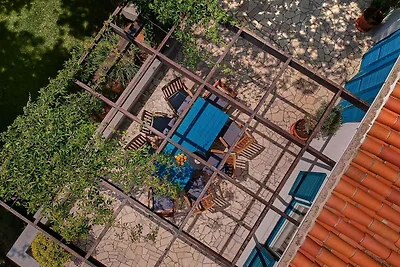 Villa mit Pool und Klimaanlage