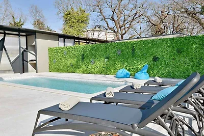 Villa mit Klimaanlage und Pool