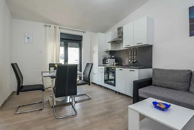 Ferienwohnung mit Balkon und Grill