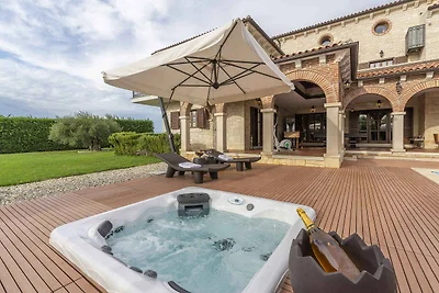 Villa mit toller Ausstattung, Meerblick, Pool