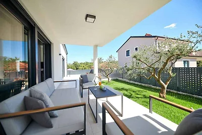 Villa mit Pool und Klimaanlage