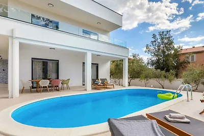 Villa mit Privatpool