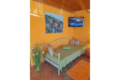 Ferienwohnung mit Terarsse und Garten
