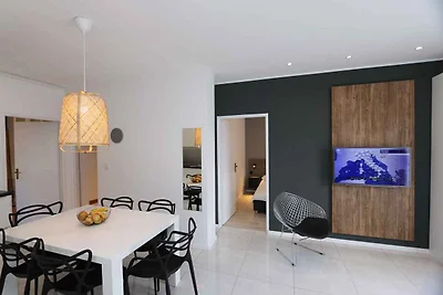 Ferienwohnung mit Klimaanlage und nur 220 m v