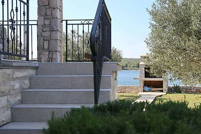 Vakantiehuis Ontspannende vakantie Pašman