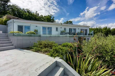 Villa mit Meerblick und Sauna