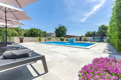 Villa mit Pool
