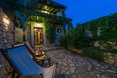 Charmantes dalmatinisches Steinhaus mit priva