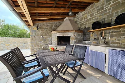 Villa mit Pool und Klimaanlage