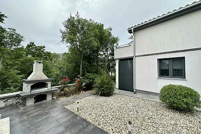 Villa mit Pool und Grill