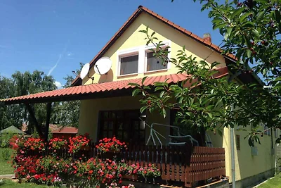 Ferienhaus mit Pool, Internet und Klimaanlage