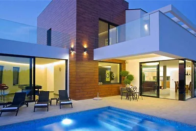 Villa mit Klimaanlage und Pool
