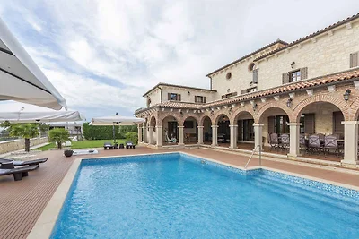 Villa mit toller Ausstattung, Meerblick, Pool