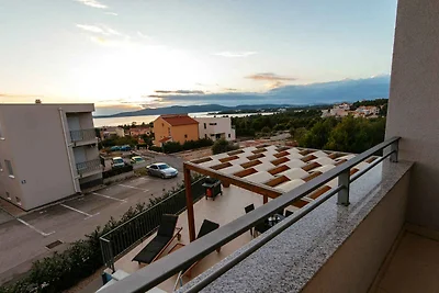 Ferienhaus mit Pool und Meerblick