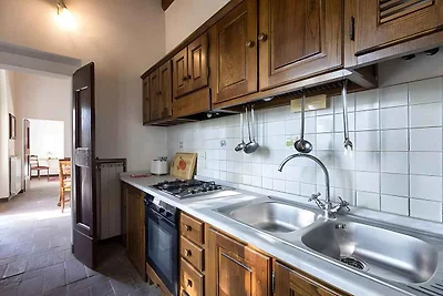 Ferienhaus umgeben von Olivenhaien und