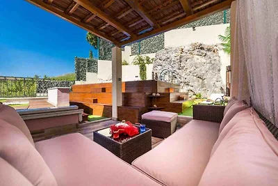 Ferienhaus mit Pool, Klimaanlage und