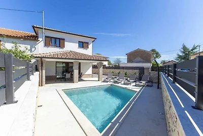 Villa mit Pool, Klimaanlage